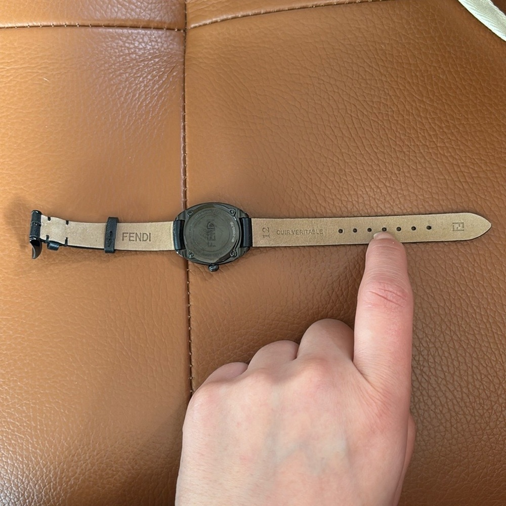 Black Smartwatch - Picture 4 of 4